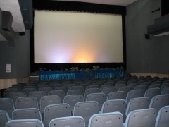 Sala con schermo del Cinema Marconi di Castelvetrano