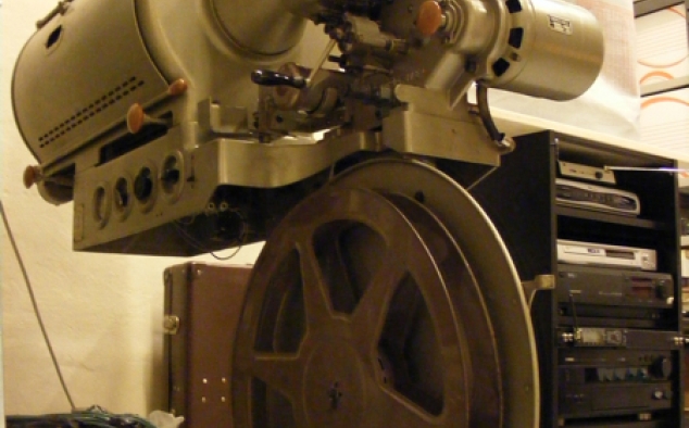 Immagine 4 - Proiettori cinematografici antichi