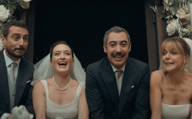 Immagine 8 - Per tutta la vita, immagini del film con Ambra Angiolini, Luca Bizzarri, Carolina Crescentini, Claudia Gerini