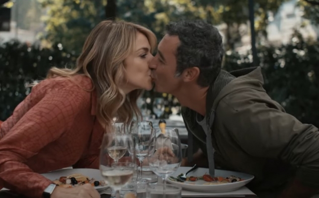Immagine 10 - Per tutta la vita, immagini del film con Ambra Angiolini, Luca Bizzarri, Carolina Crescentini, Claudia Gerini