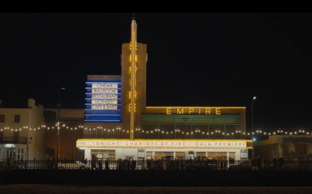 Immagine 10 - Empire of Light, immagini del film di Sam Mendes con Olivia Colman, Michael Ward