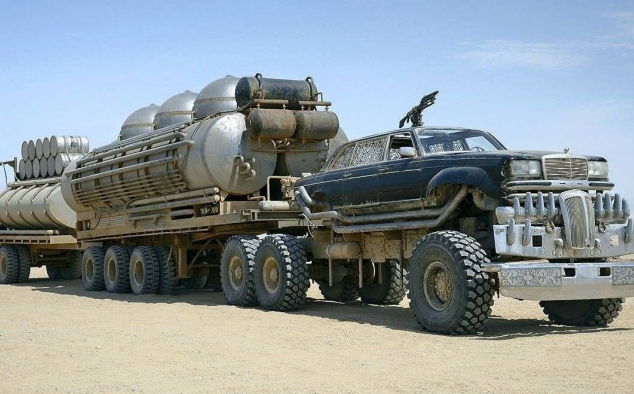 Immagine 4 - Immagini foto e disegni dei veicoli della saga di Mad Max, tra cui la Ford Falcon V8 Interceptor di Mel Gibson