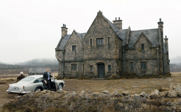 Immagine 3 - 007 Skyfall (2012), immagini del film di Sam Mendes con Daniel Craig, Judi Dench, Javier Bardem, Ralph Fiennes