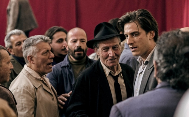 Immagine 4 - Martin Eden, foto del film con Luca Marinelli