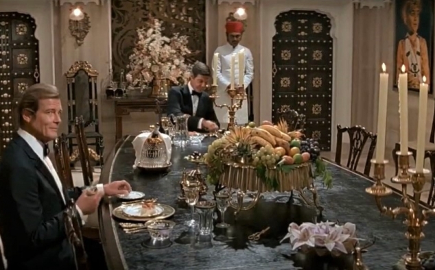 Immagine 3 - Agente 007 - Octopussy Operazione piovra (1983), foto e immagini del film di John Glen con Roger Moore, Maud Adams, Kabir Bedi