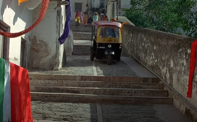 Immagine 17 - Agente 007 - Octopussy Operazione piovra (1983), foto e immagini del film di John Glen con Roger Moore, Maud Adams e Kabir Bedi