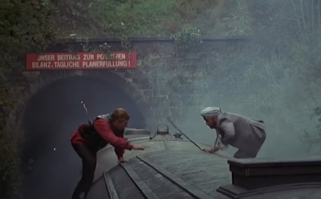 Immagine 25 - Agente 007 - Octopussy Operazione piovra (1983), foto e immagini del film di John Glen con Roger Moore, Maud Adams e Kabir Bedi