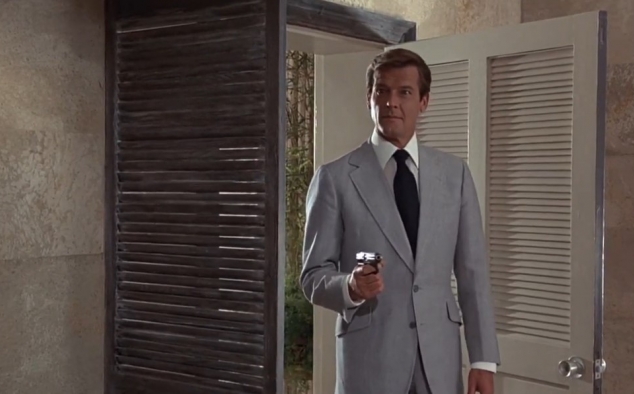 Immagine 17 - Agente 007 - L'uomo dalla pistola d'oro (1974), immagini del film di Guy Hamilton con Roger Moore, Christopher Lee, Maud Adams.