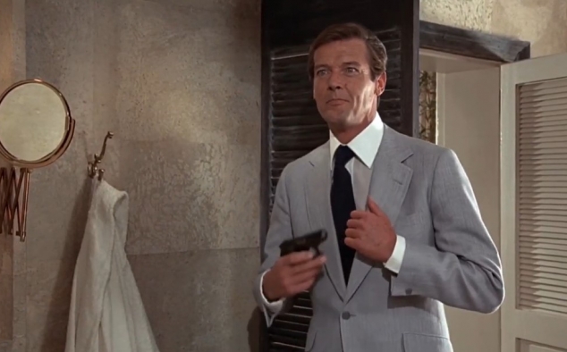 Immagine 20 - Agente 007 - L'uomo dalla pistola d'oro (1974), immagini del film di Guy Hamilton con Roger Moore, Christopher Lee, Maud Adams.