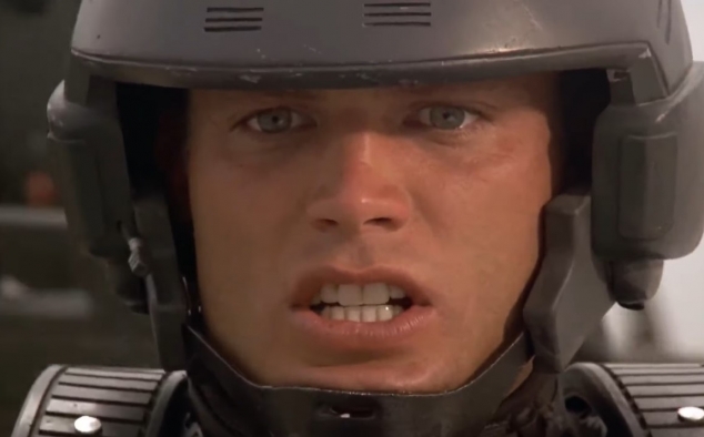 Immagine 11 - Starship Troopers - Fanteria dello Spazio (1997), foto e immagini del film fantascienza di Paul Verhoeven con Casper Van Dien