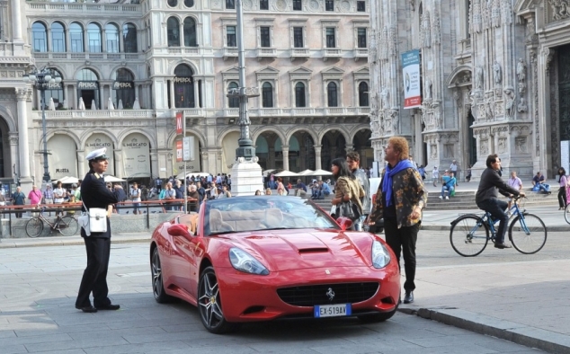 Immagine 8 - Poveri ma ricchi, foto e immagini del film