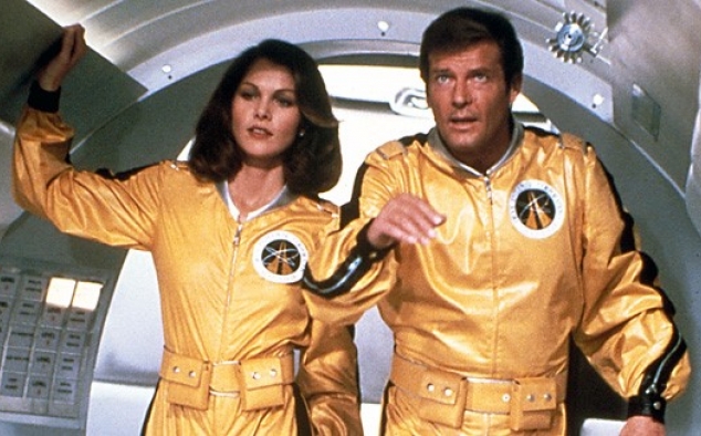 Immagine 30 - Agente 007 - Moonraker Operazione spazio (1979), immagini del film di Lewis Gilbert con Roger Moore, Lois Chiles, Michael Lonsda
