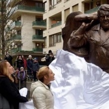 Inaugurata una statua di bronzo in omaggio a Bud Spencer