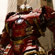 Scontro Hulkbuster vs Hulk, clip di Avengers: Age Of Ultron