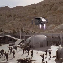 Starship Troopers, film guerra fantascientifica contro insetti Aracnidi, alieni scarafaggi