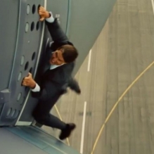 Tom Cruise vola senza stuntman