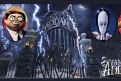 Immagine 18 - La famiglia Addams, poster con i personaggi del film con Morticia e gli altri