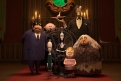 Immagine 1 - La famiglia Addams, poster con i personaggi del film con Morticia e gli altri