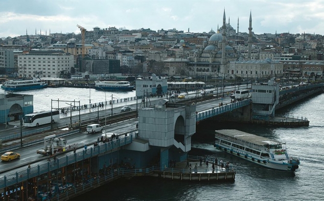 Immagine 2 - Operazione Vendetta, immagini del film di James Hawes con Rami Malek, Adrian Martinez, Rachel Brosnahan, Caitriona Balfe, Lauren