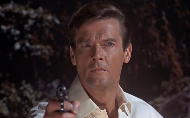Immagine 10 - Agente 007 - L'uomo dalla pistola d'oro (1974), immagini del film di Guy Hamilton con Roger Moore, Christopher Lee, Maud Adams.