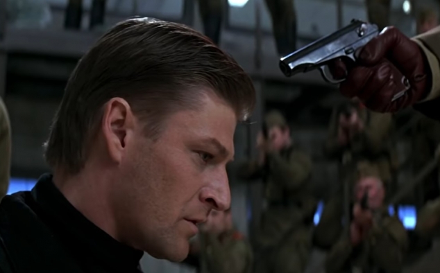 Immagine 2 - 007 Goldeneye (1995), immagini del film di Martin Campbell con Pierce Brosnan per la prima volta nei panni di James Bond