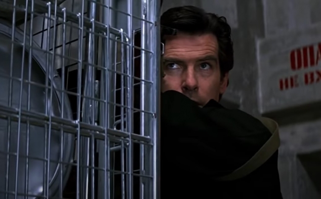 Immagine 1 - 007 Goldeneye (1995), immagini del film di Martin Campbell con Pierce Brosnan per la prima volta nei panni di James Bond