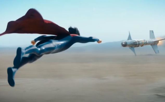 Immagine 22 - The Flash, immagini del film supereroi DC Comics del 2023 con Ezra Miller, Michael Keaton, Ben Affleck