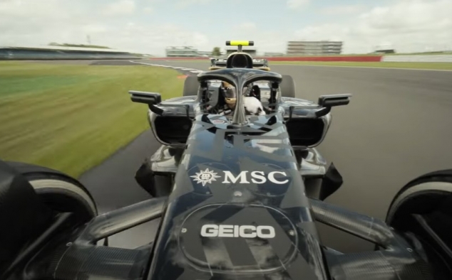 Immagine 1 - F1, immagini del film di Joseph Kosinski con Brad Pitt, Javier Bardem, Kerry Condon, Tobias Menzies
