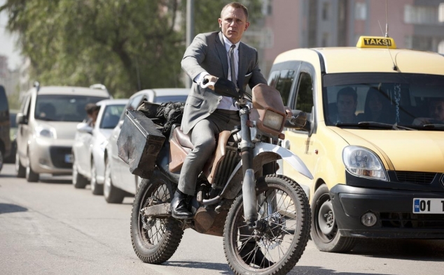 Immagine 2 - 007 Skyfall (2012), immagini del film di Sam Mendes con Daniel Craig, Judi Dench, Javier Bardem, Ralph Fiennes