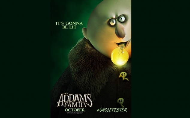 Immagine 5 - La famiglia Addams, poster con i personaggi del film con Morticia e gli altri