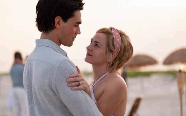 Immagine 2 - Cosa mi lasci di te,  foto e immagini del film sentimentale con K.J. Apa e Britt Robertson