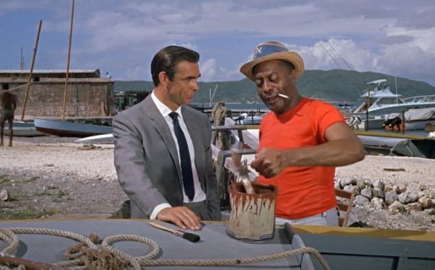 Immagine 4 - Agente 007- Licenza di uccidere (1962), immagini del film di Terence Young con Sean Connery, Ursula Andress, Joseph Wiseman, Jac