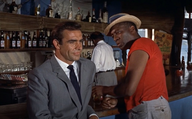 Immagine 23 - Agente 007- Licenza di uccidere (1962), immagini del film di Terence Young con Sean Connery, Ursula Andress, Joseph Wiseman, Jac