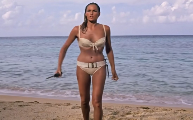 Immagine 7 - Agente 007- Licenza di uccidere (1962), immagini del film di Terence Young con Sean Connery, Ursula Andress, Joseph Wiseman, Jac