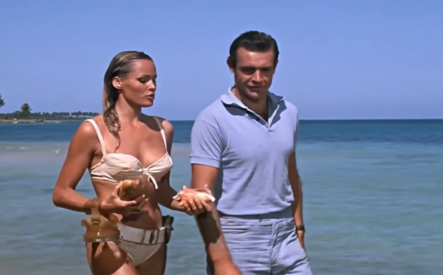 Immagine 8 - Agente 007- Licenza di uccidere (1962), immagini del film di Terence Young con Sean Connery, Ursula Andress, Joseph Wiseman, Jac