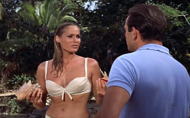 Immagine 9 - Agente 007- Licenza di uccidere (1962), immagini del film di Terence Young con Sean Connery, Ursula Andress, Joseph Wiseman, Jac