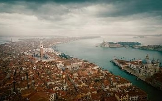 Immagine 10 - Assassinio a Venezia, immagini e foto del film di e con Kenneth Branagh e con Kyle Allen, Jamie Dornan