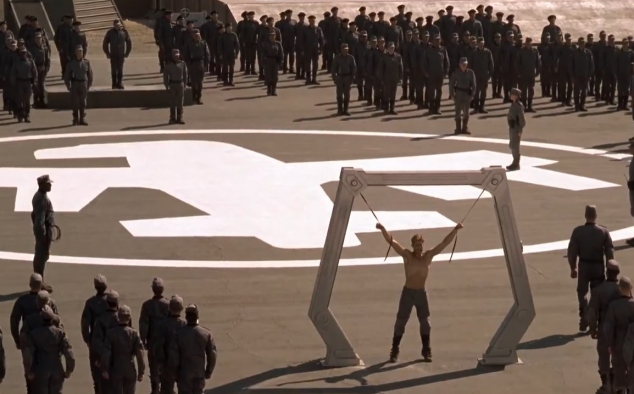 Immagine 16 - Starship Troopers - Fanteria dello Spazio (1997), foto e immagini del film fantascienza di Paul Verhoeven con Casper Van Dien