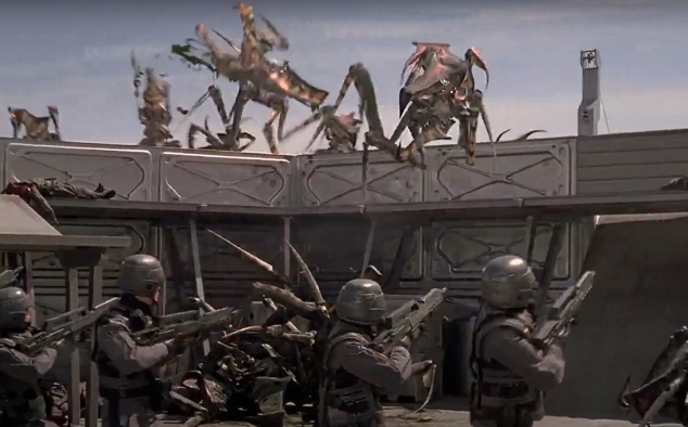 Immagine 21 - Starship Troopers - Fanteria dello Spazio (1997), foto e immagini del film fantascienza di Paul Verhoeven con Casper Van Dien