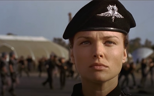 Immagine 6 - Starship Troopers - Fanteria dello Spazio (1997), foto e immagini del film fantascienza di Paul Verhoeven con Casper Van Dien