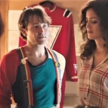 Jamie Costa nei panni di Robin Williams sul set di Mork & Mindy